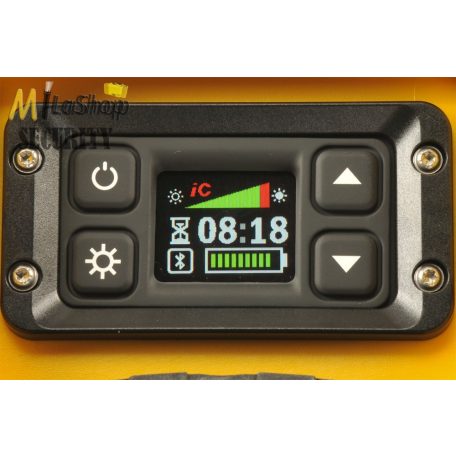 Peli 9470 4 fejes 4x10 LED -es akkumulátoros teleszkópos lámpa  Peli védőtáskában. Terep kerékkel, 12V csatlakozási lehetőséggel, bluetooth vezérléssel,  24000 lm